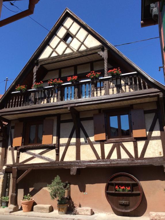 Maison A Colombage De 1602 Wintzenheim Exterior foto